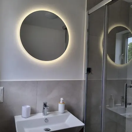 Schoene Zentral In *